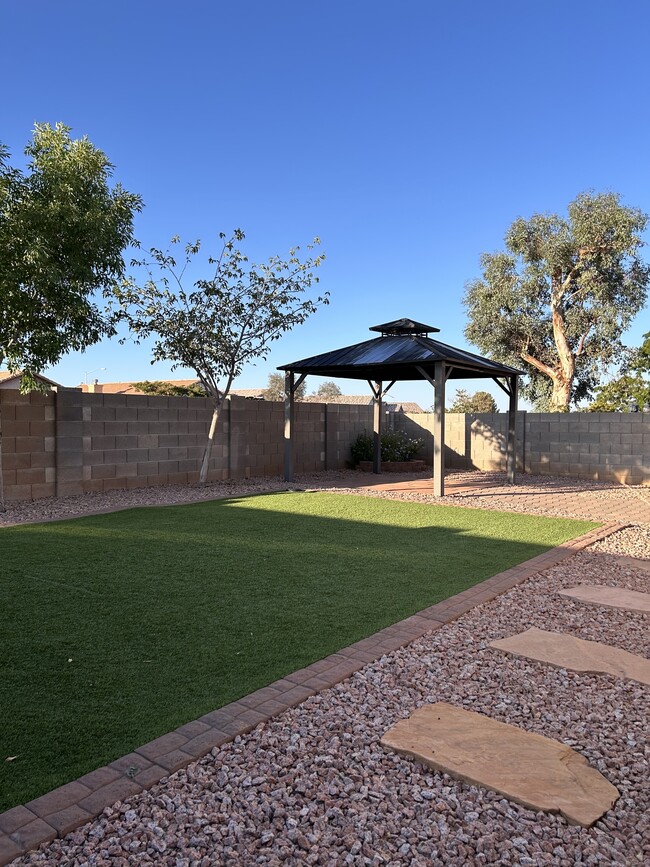 Building Photo - 4677 Cll Las Cruces