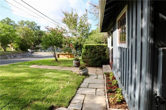 Foto del edificio - 1102 Toyath St