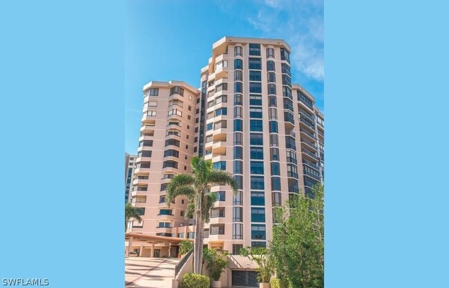 Foto del edificio - 6075 Pelican Bay Blvd