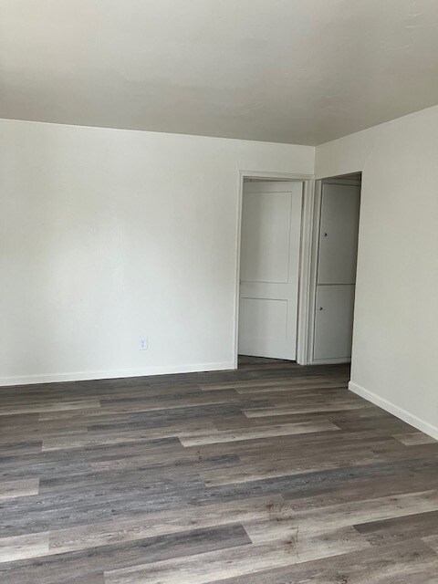 Foto del edificio - 2418 N Gale Ave