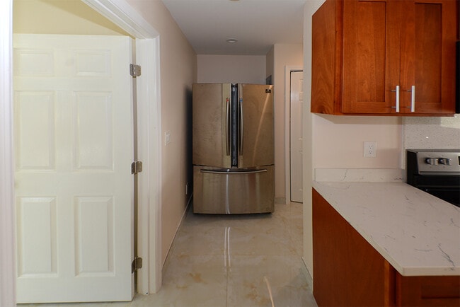 Building Photo - 3048 Hinano St