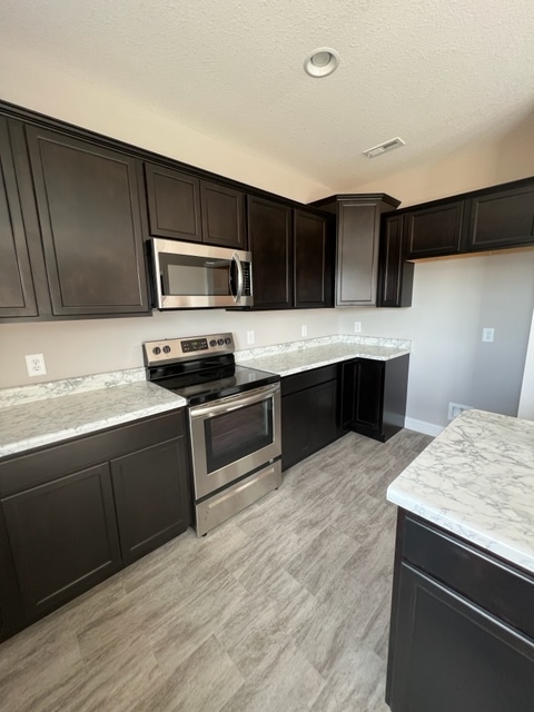 Foto del edificio - 8145 Equinox Ln