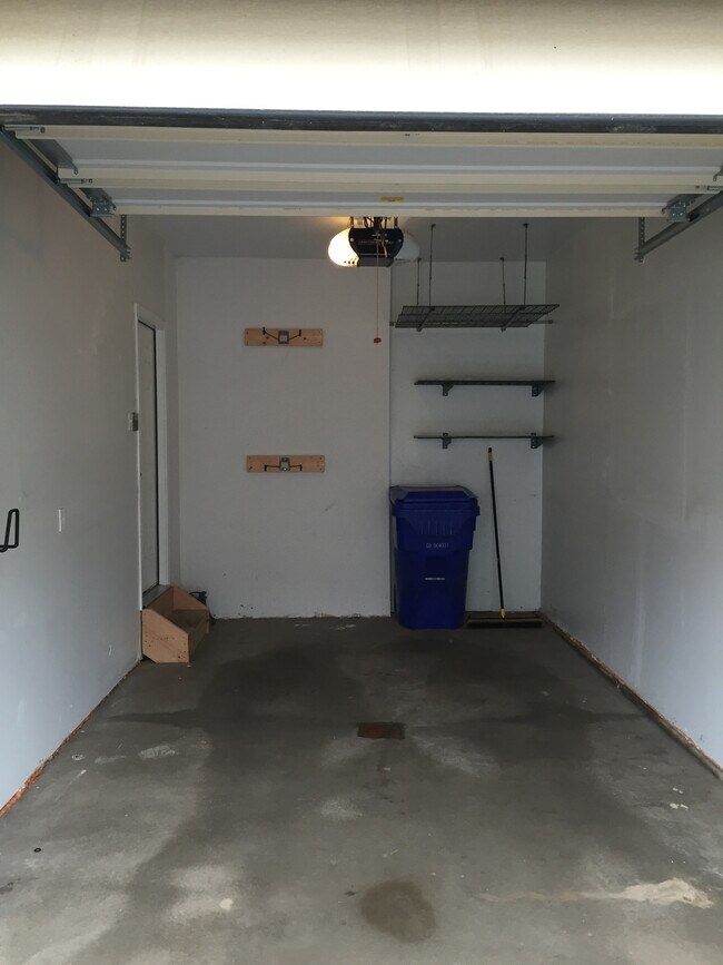 Foto del edificio - 214 Southern Valley Ct