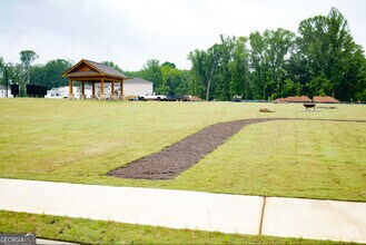 Building Photo - 386 Red Dragon Dr