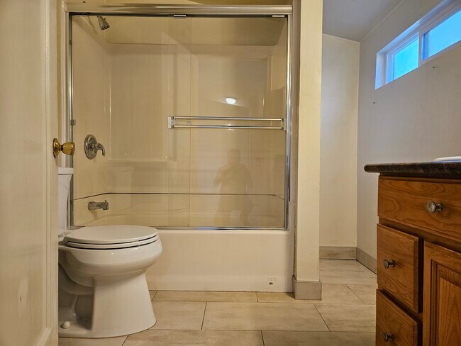 Building Photo - 506 Arleta Ave