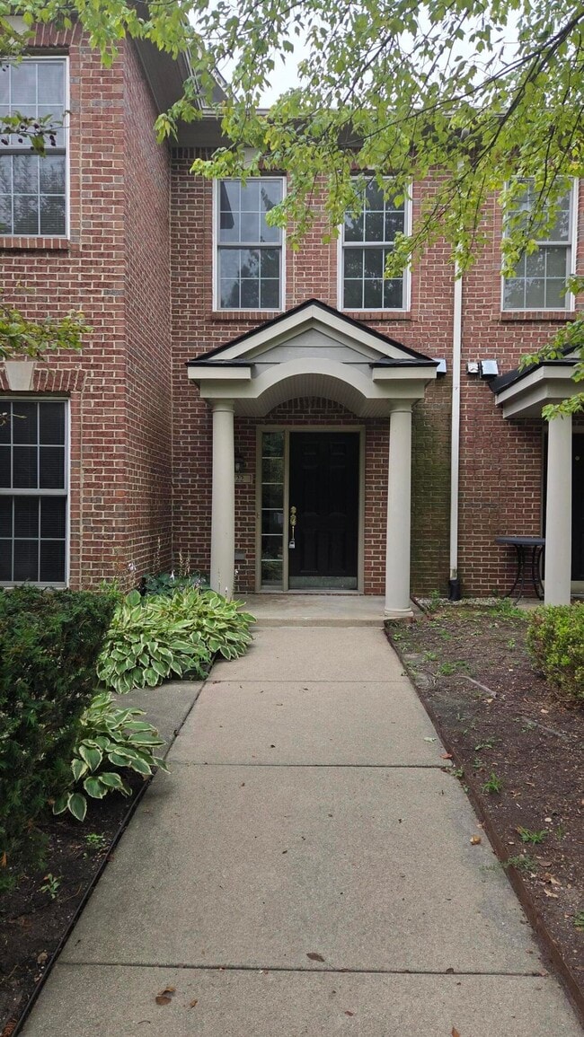 Building Photo - 5722 Wellesley Ln