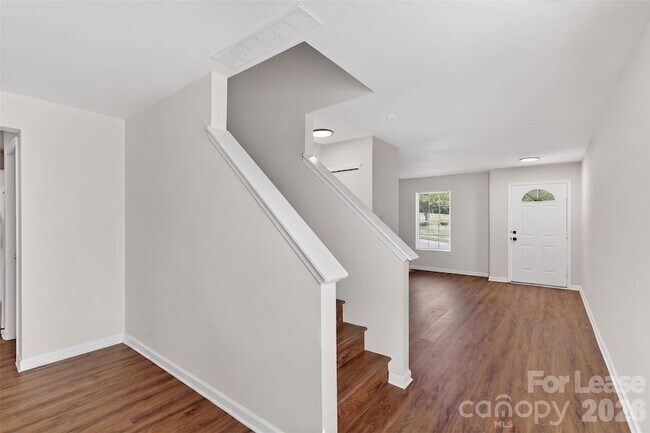 Foto del edificio - 458 Settlers Ridge Dr