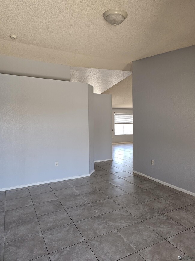 Foto del edificio - 6162 E 43rd St