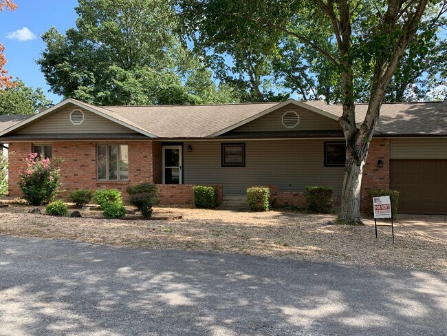 Building Photo - Outdoor Lover's Paradise in Bella VIsta 3B...