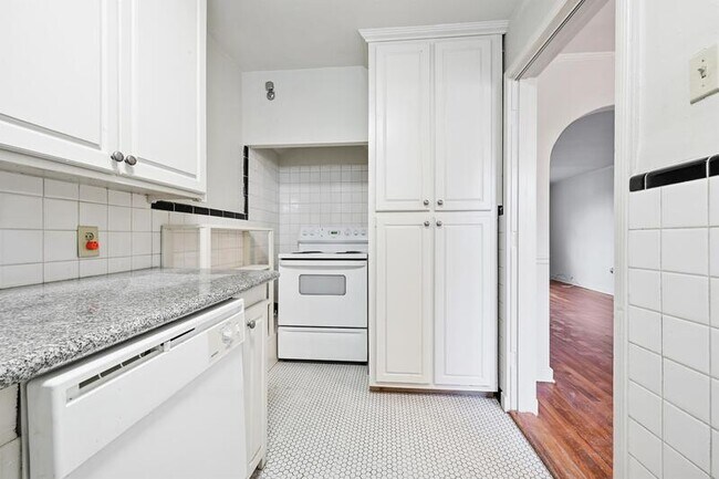 Foto del edificio - 4224 Perkins Rd