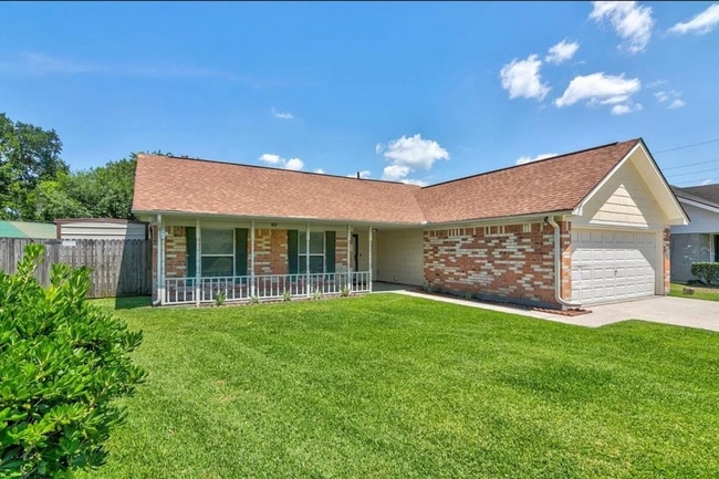 Building Photo - CROSSMEADOW