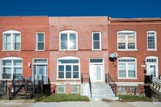 Building Photo - 2724 W Maypole Ave