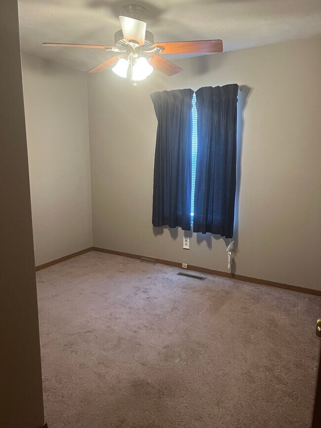 Foto del edificio - 3 bedroom/1.5 bathrooms