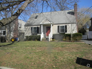 Building Photo - 20 St Nicholas Pl