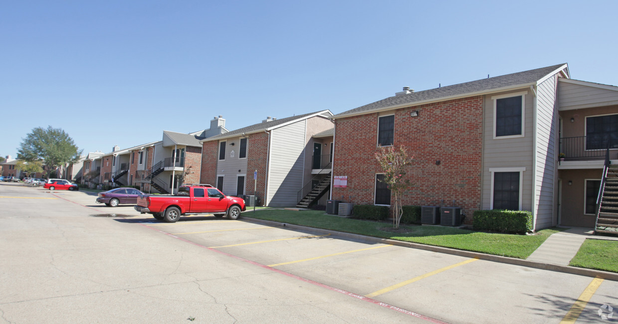 Building Photo - Peters Colony