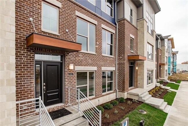 Building Photo - 13050 Grand Vue Dr