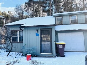 Building Photo - 48 Wake Robin Rd