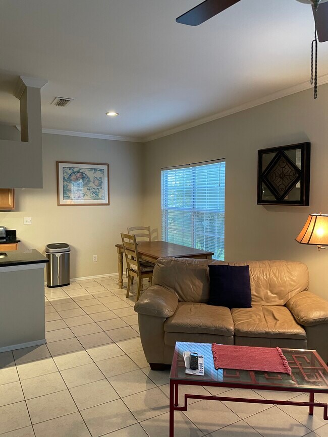 Building Photo - 130 Veracruz Dr