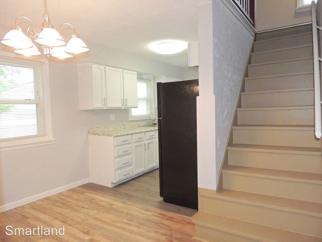 Building Photo - 109 Tudor Ave