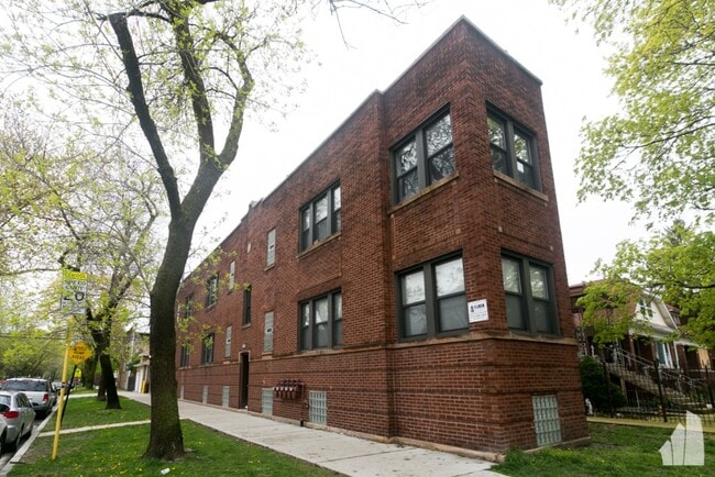 Building Photo - 3524 W Grace St