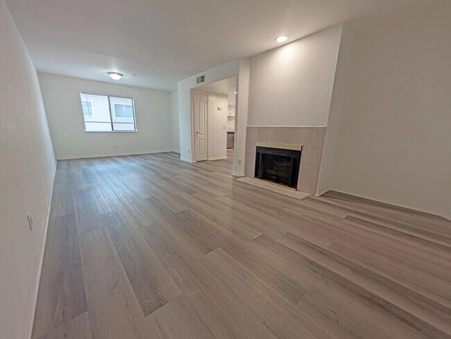 Foto del edificio - 305 N Cedar St
