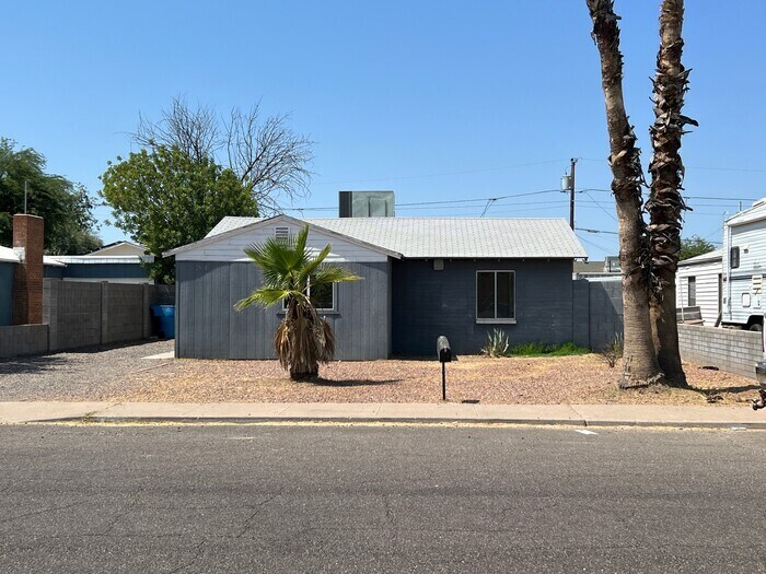 Primary Photo - 2138 W Lewis Ave