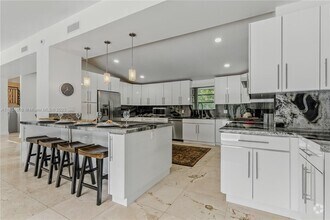Building Photo - 9811 SW 96th St