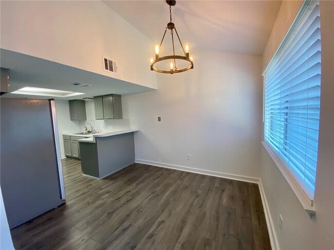 Foto del edificio - 7264 Coronado Cir