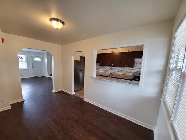 Building Photo - 6532 Riverview Ave