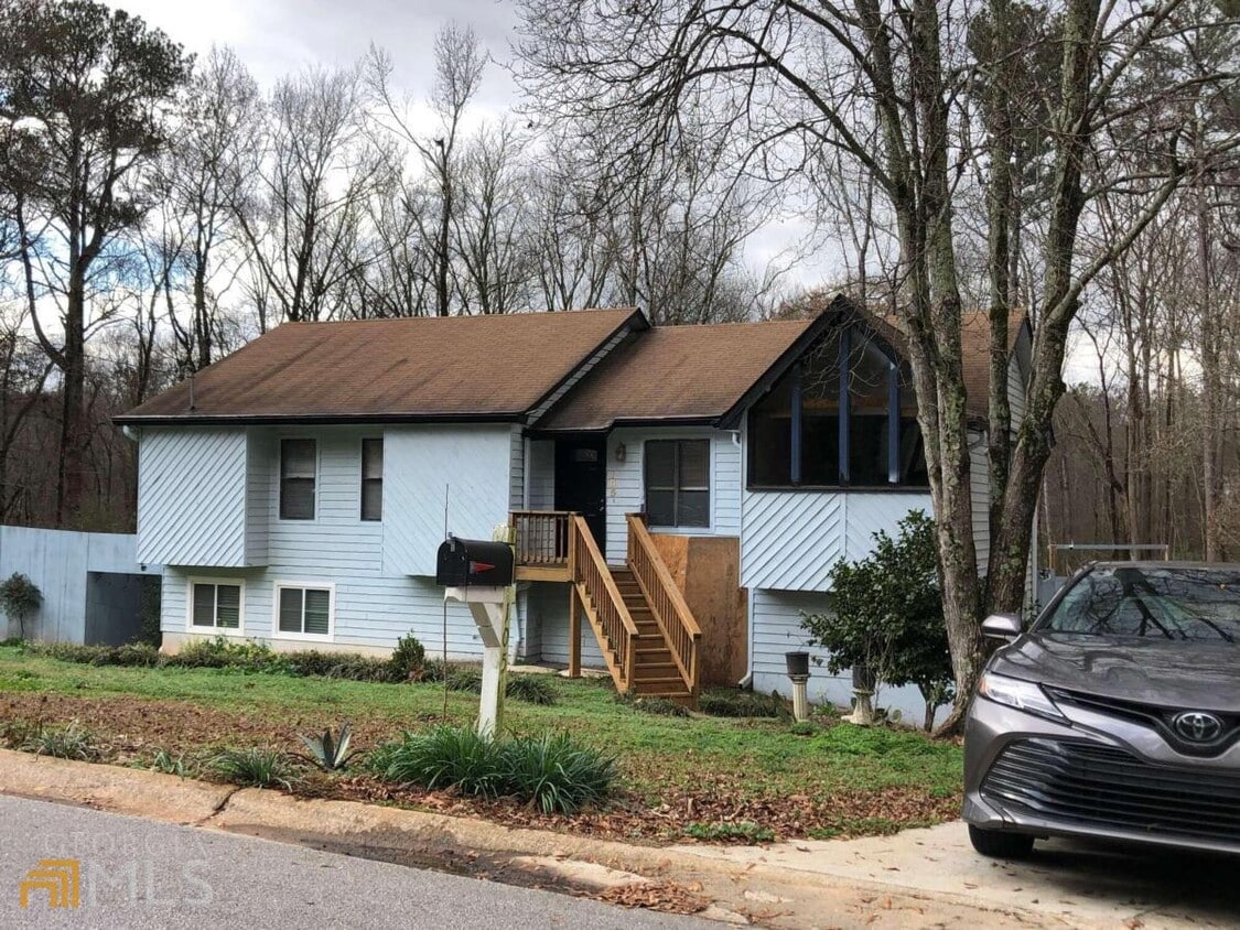 Primary Photo - 105 Omega Dr