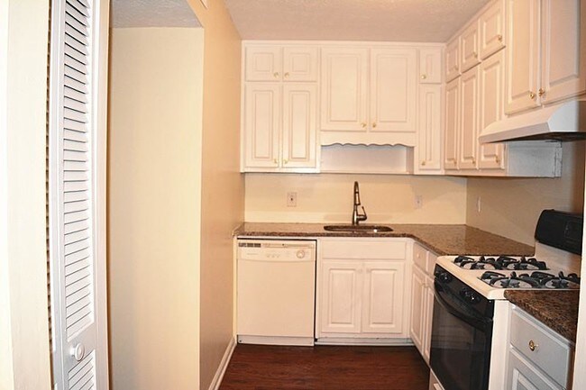 Building Photo - 5345 Lambert Dr