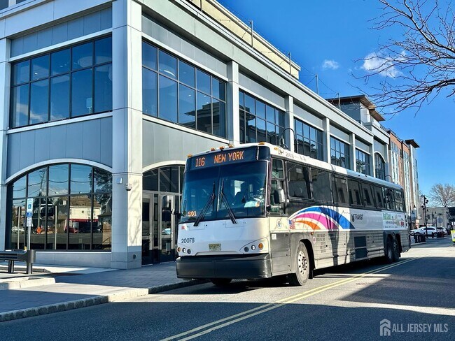 Autobús a NY 116 - 66 Atlantic St