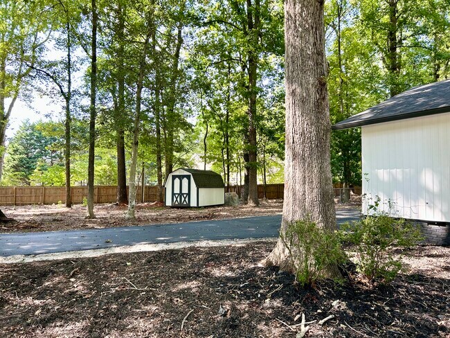 Building Photo - 5950 Lake Wylie Rd