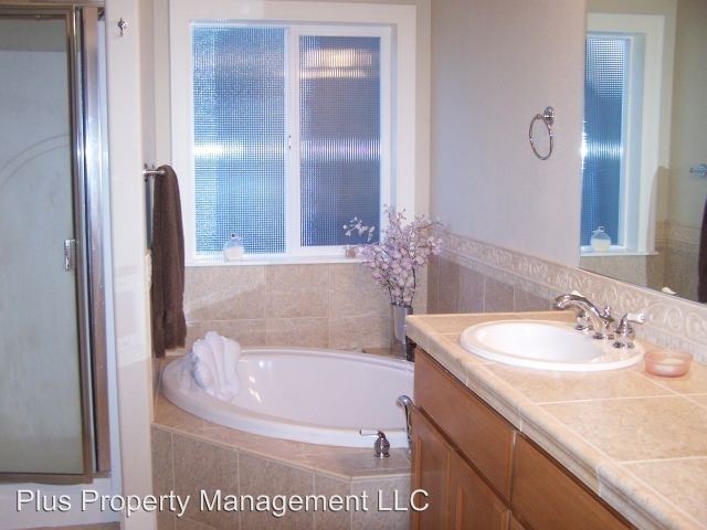 Building Photo - 2 br, 2 bath House - 19402 Laurelhurst Way