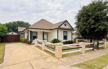 Building Photo - 6915 Villita Avenida