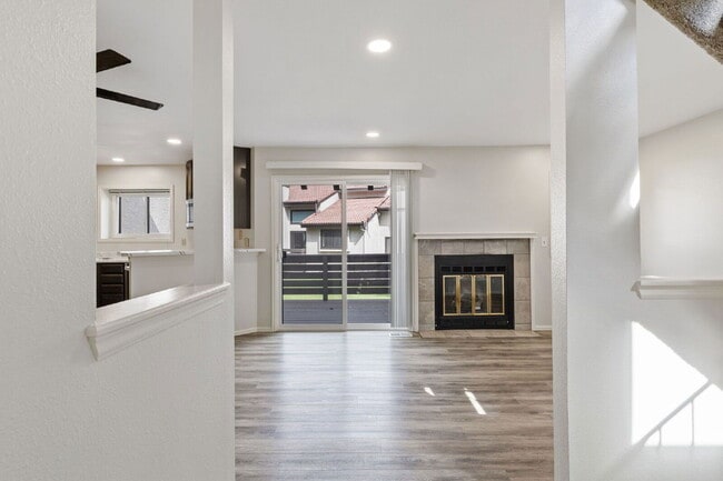 Building Photo - 7480 Alameda Ct