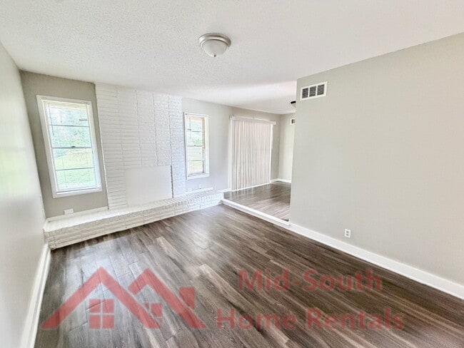 Foto del edificio - 480 Whiteville Ave