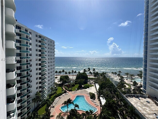 Foto del edificio - 3001 S Ocean Dr