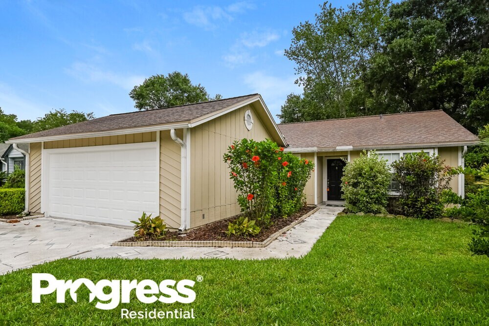 Primary Photo - 3747 Mandarin Woods Dr N