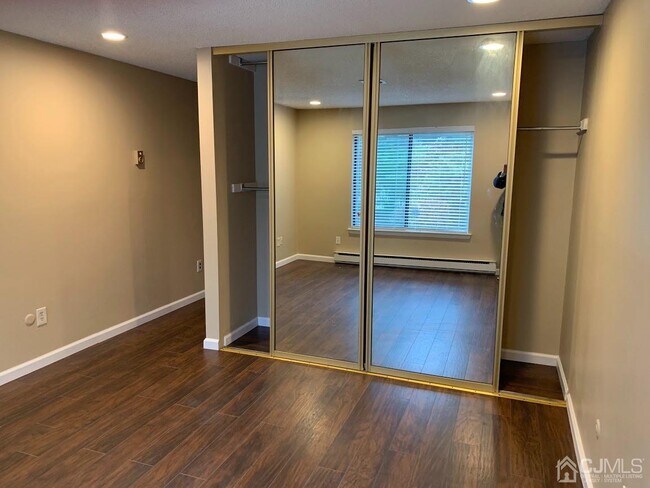 Building Photo - 52 Juniper Plaza