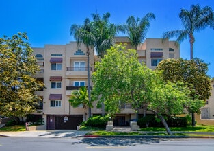 Building Photo - 14290 Dickens St