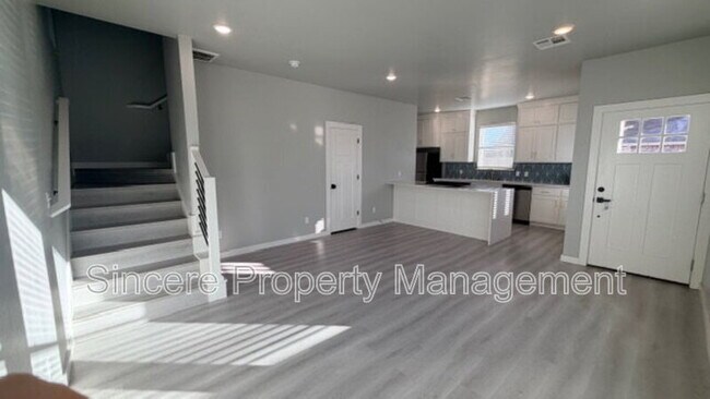 Building Photo - 2008 NW 27th St