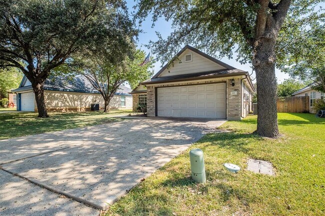 Building Photo - 119 Tanner Cir