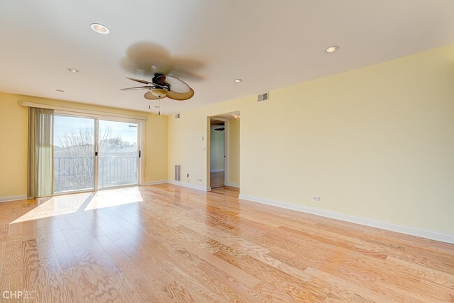 Building Photo - 5332 N Delphia Ave