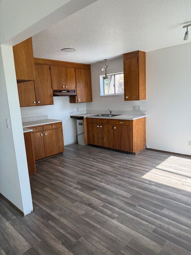 Foto del edificio - 1430 NW Deane St