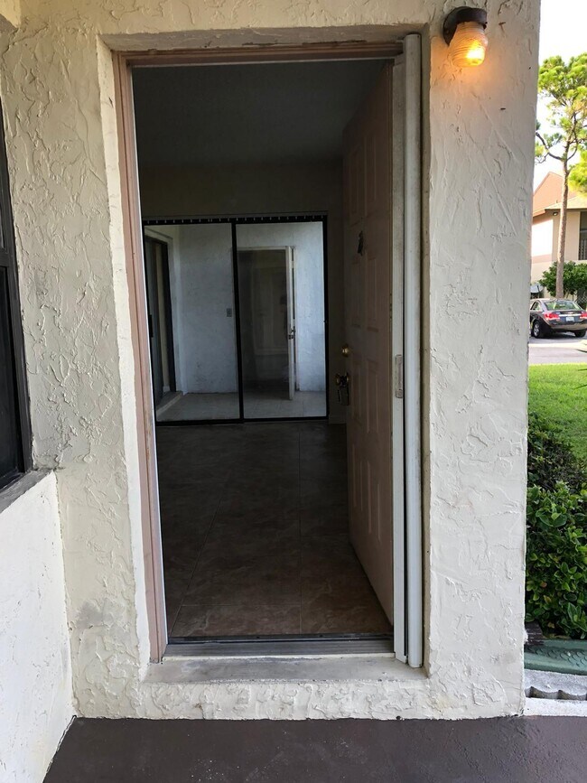 Building Photo - 4205 S 57th Avenue B Greenacres Fl 33463