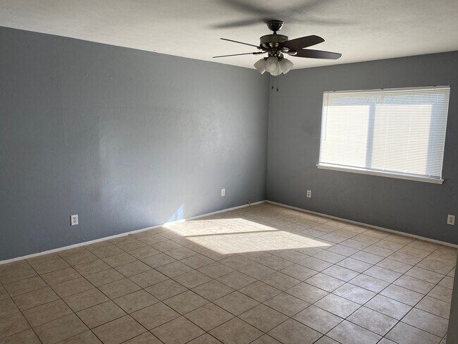Foto del edificio - 3422 Ridgemoor Dr