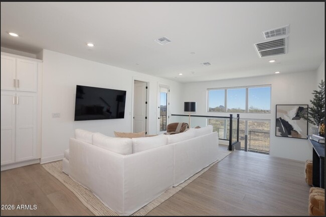 Building Photo - 2121 W Sonoran Desert Dr
