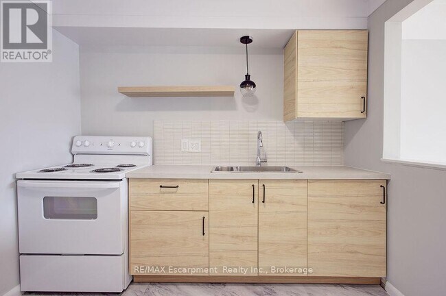 Photo du bâtiment - 830 Robinson St
