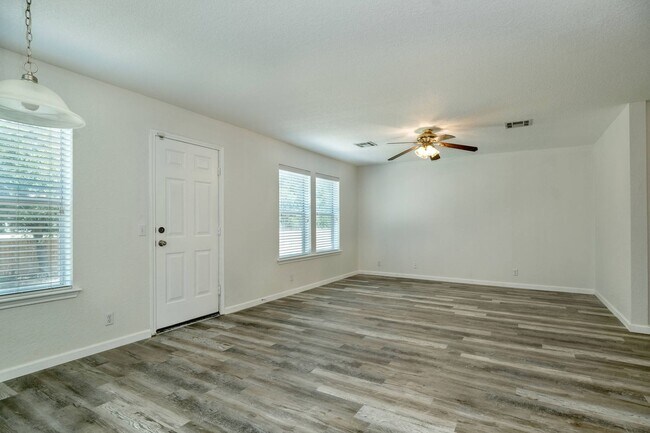 Foto del edificio - 4620 Acers Ln